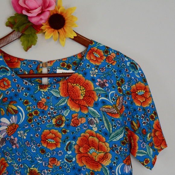 Short Sleeve Floral Blouse - Picture 2 of 7
